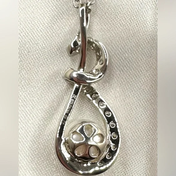 Vintage Honora Sterling Silver Infinity‑Curve Pearl Pendant Necklace - Picture 4 of 7